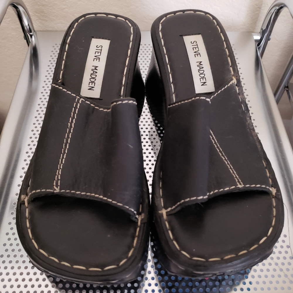 Steve Madden black open toe wedge shoe